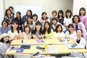 ５月の勉強会は、情報の非対称性と協会設立について学びました。